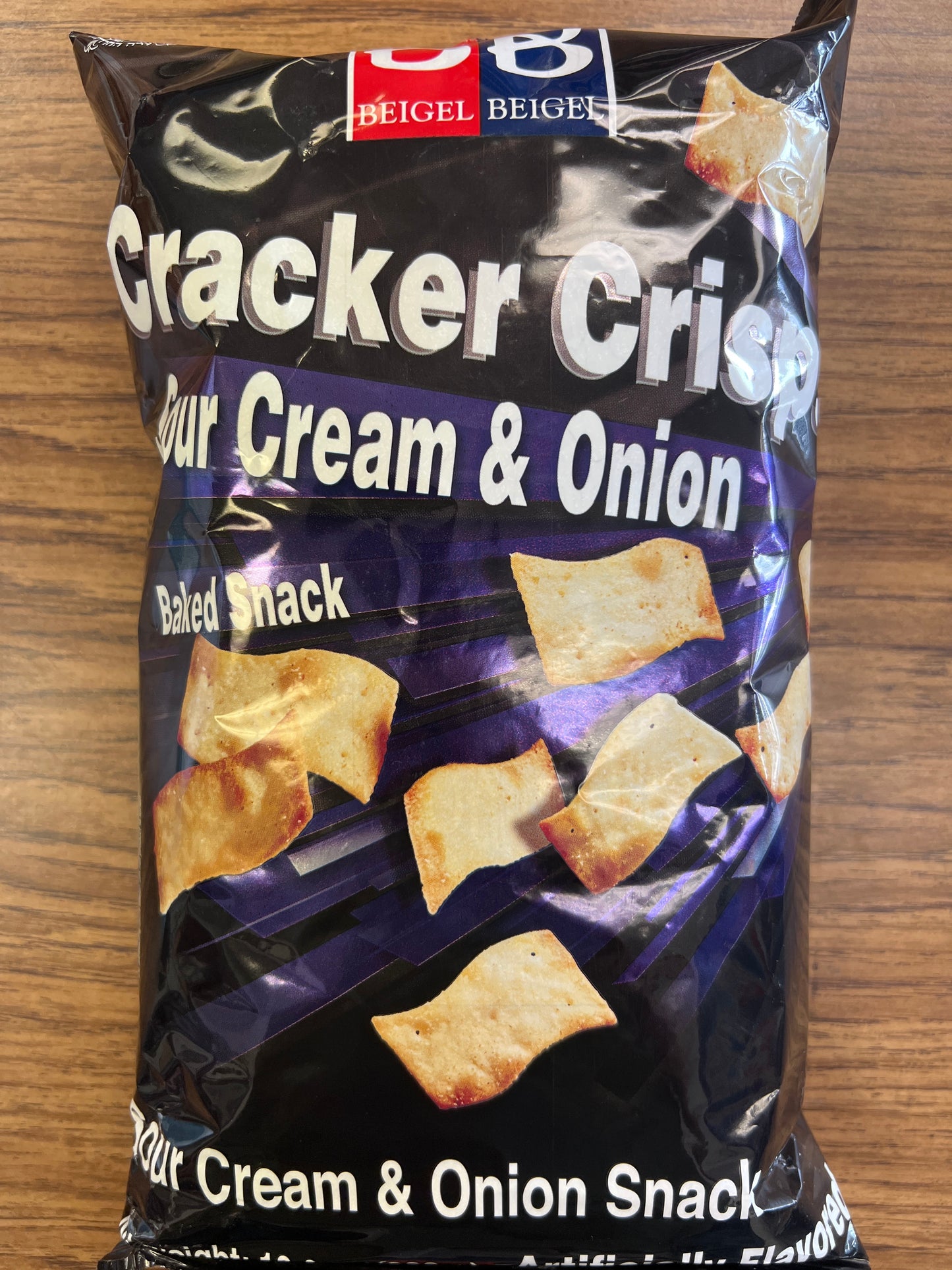 Beigel beigel. Sour cream and onion nish nosh baked snack