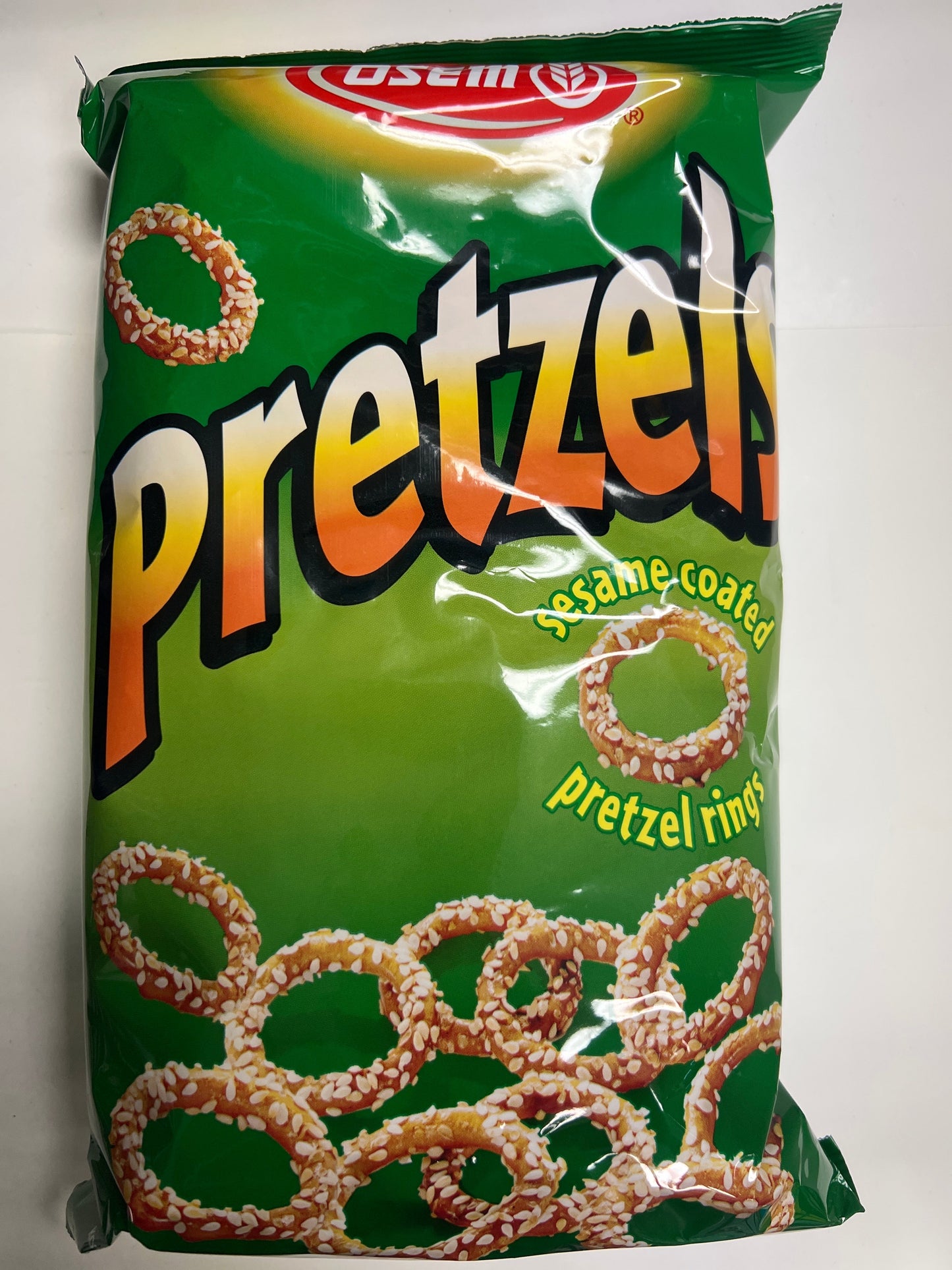 Osem pretzels sesame coated rings