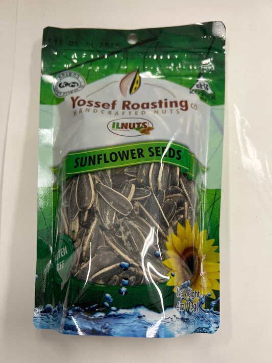 Yossef roasting Salted sunflower seeds