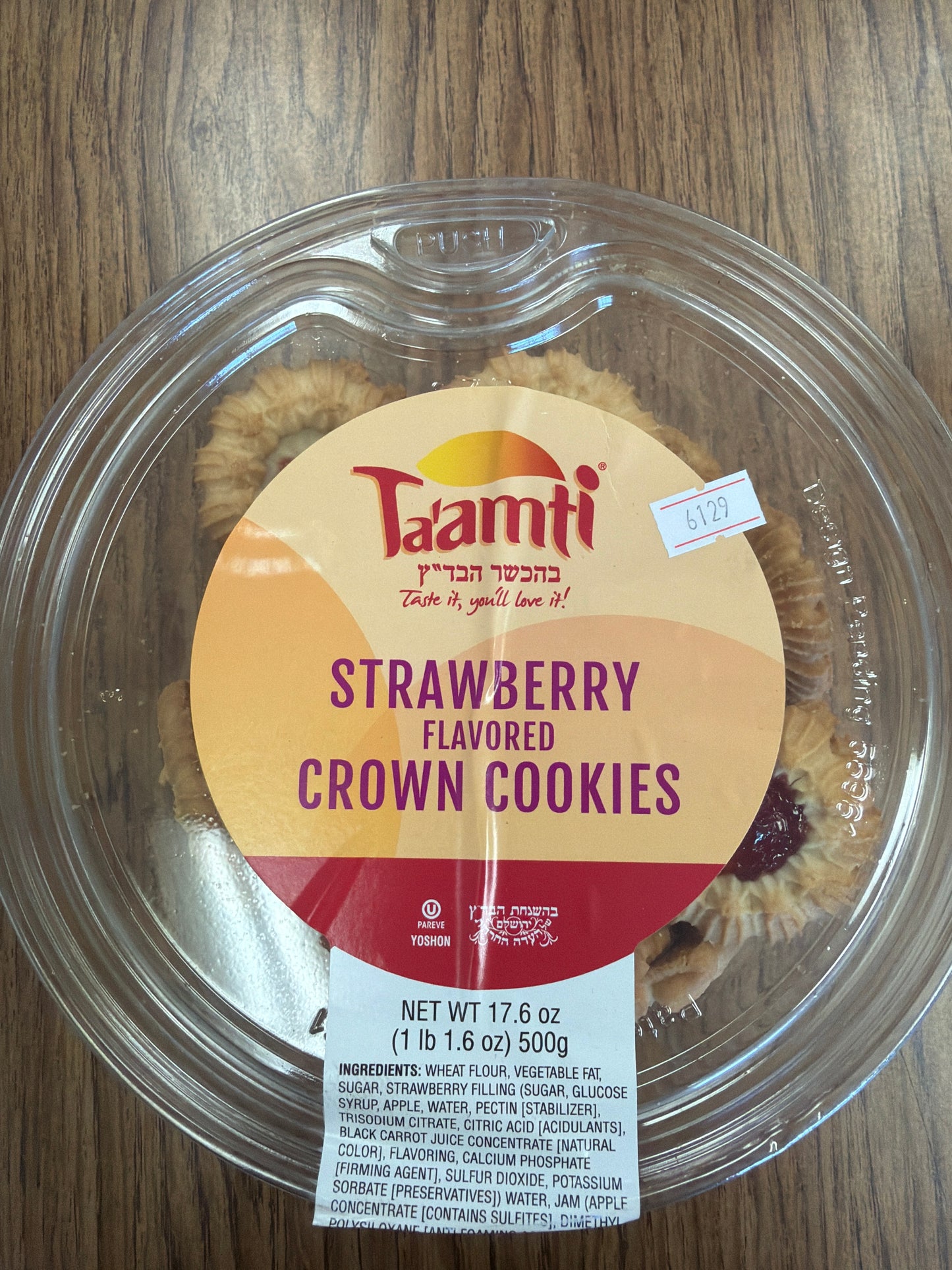 Taamti. Strawberry flavored crown cookies